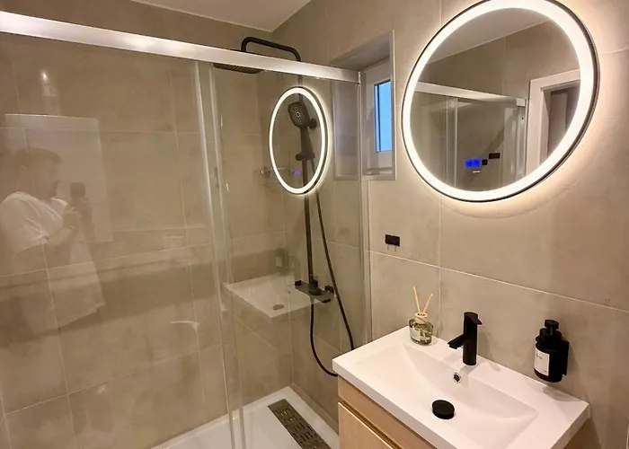 Ochtum - 2 Bedroom - Comfort & Style